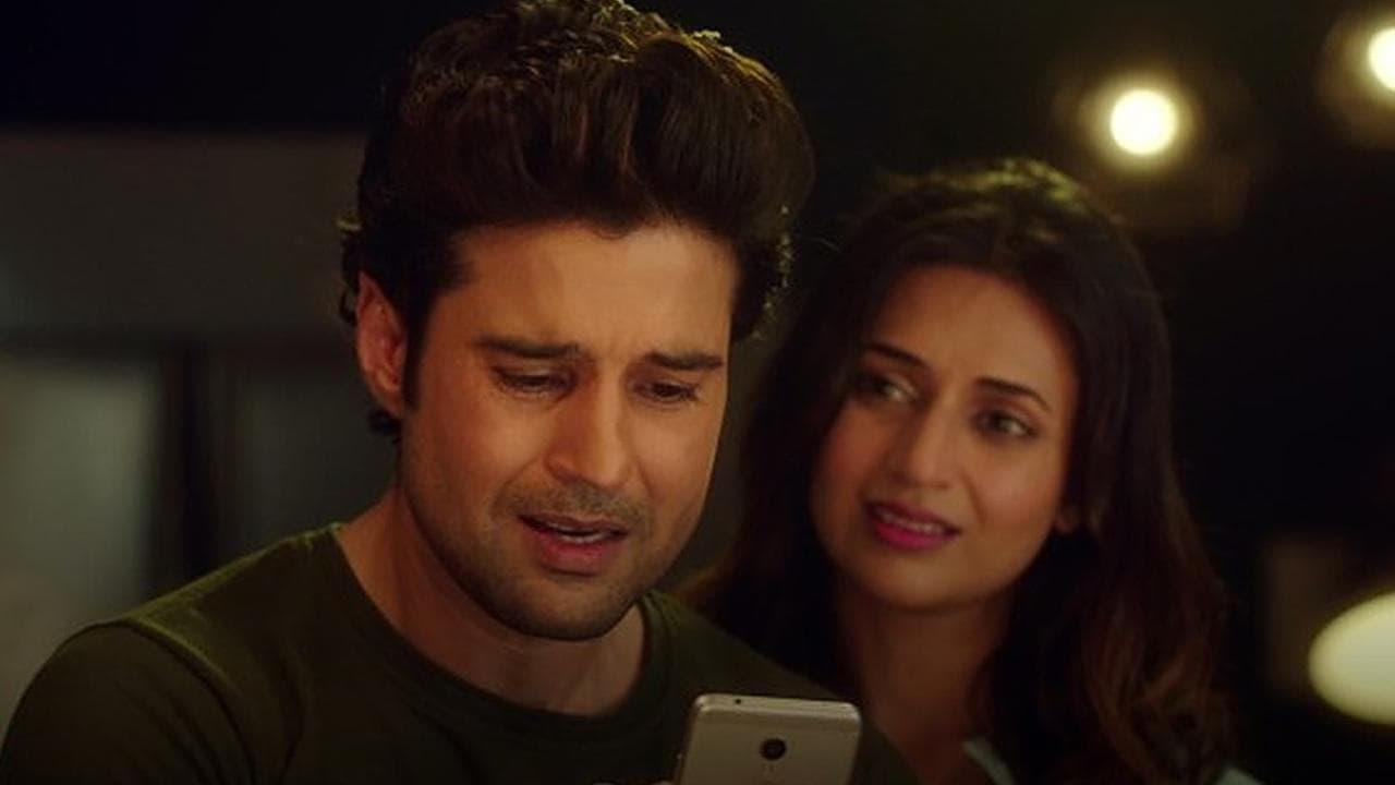 Coldd Lassi Aur Chicken Masalaの背景画像