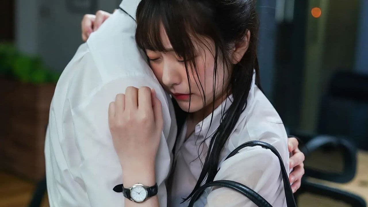 ゲリラ豪雨の夜に憧れの女上司と会社で2人きり…帰れなくなった僕らは朝までSEXしまくった 青空ひかりの背景画像