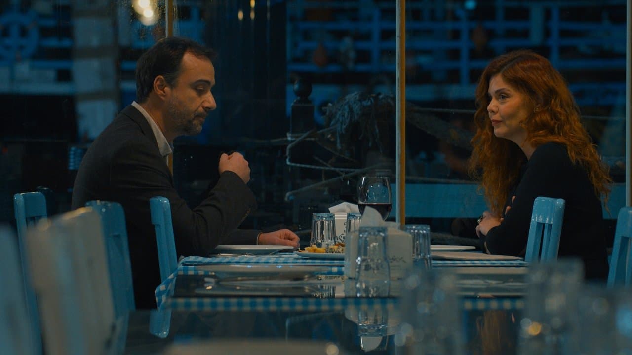 Tuvaldeki Sırの背景画像