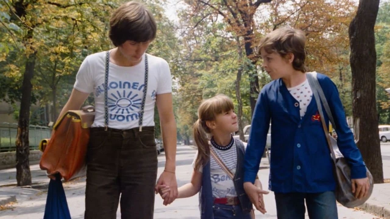 Szeleburdi családの背景画像