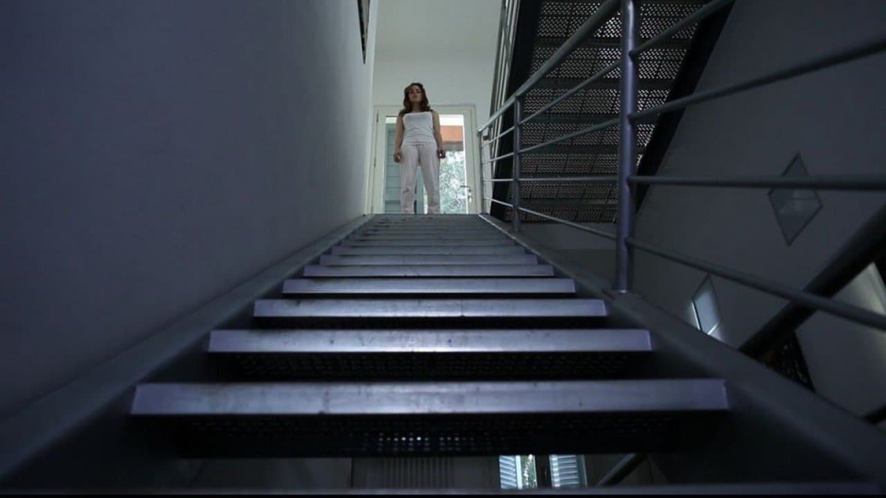 Surroundedの背景画像