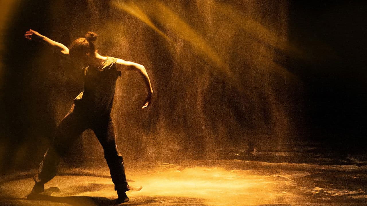 Russell Maliphant's Vortexの背景画像