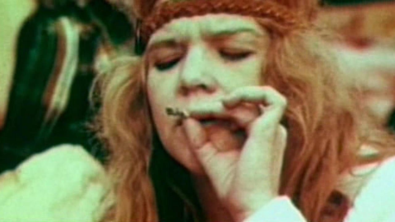 America così nuda, così violentaの背景画像