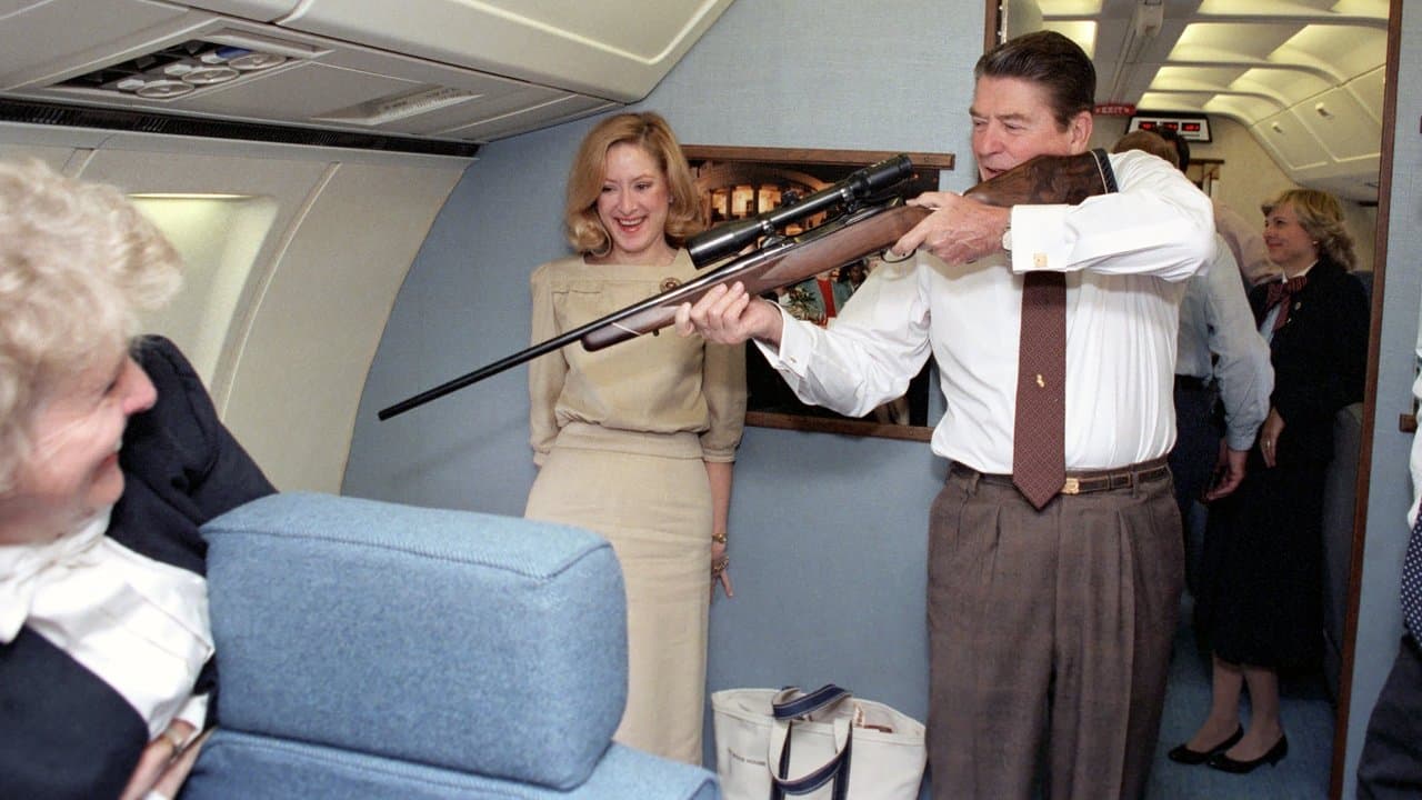 Shadow Worldの背景画像