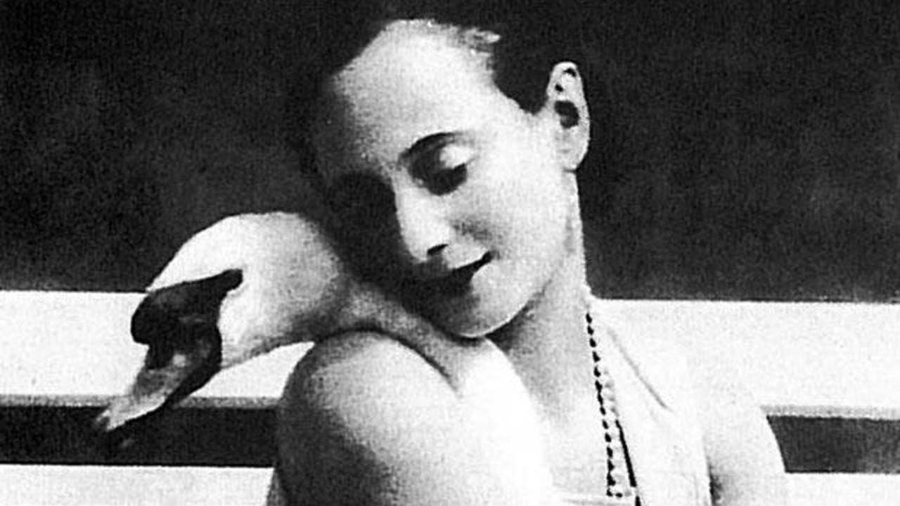 The Immortal Swanの背景画像