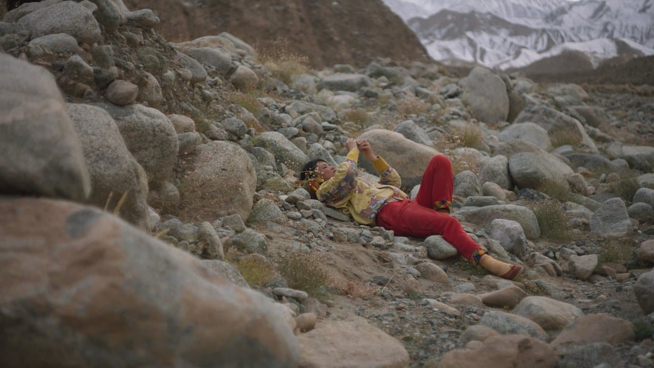 Across the Watersの背景画像