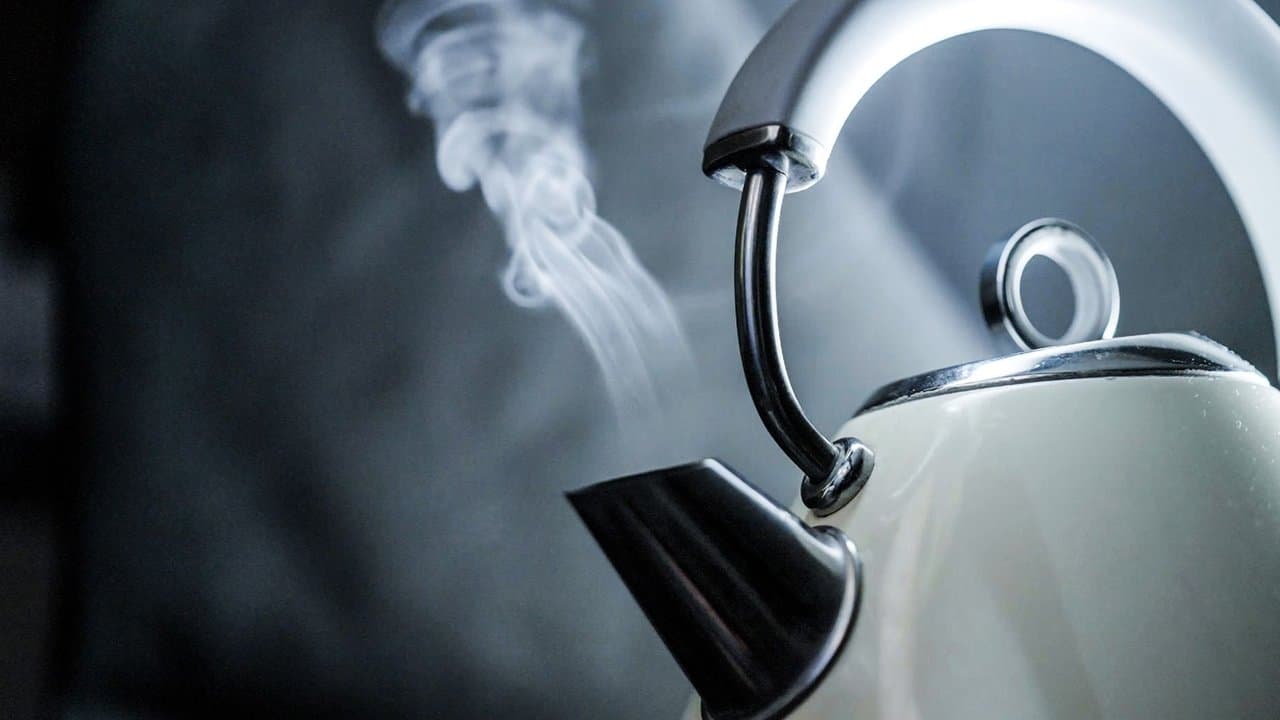 30 Tips to Cut Your Billsの背景画像