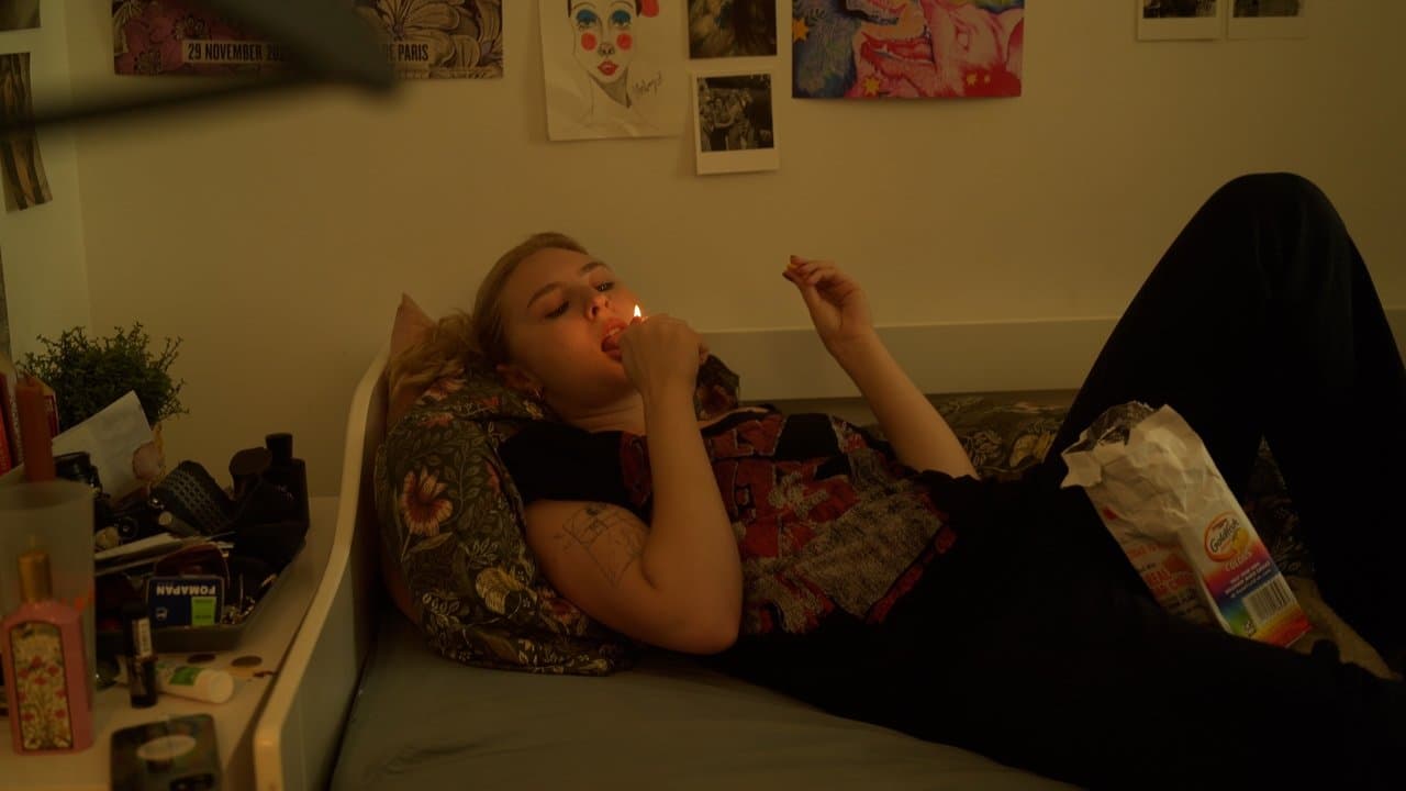 Sleepover at the End of the Worldの背景画像