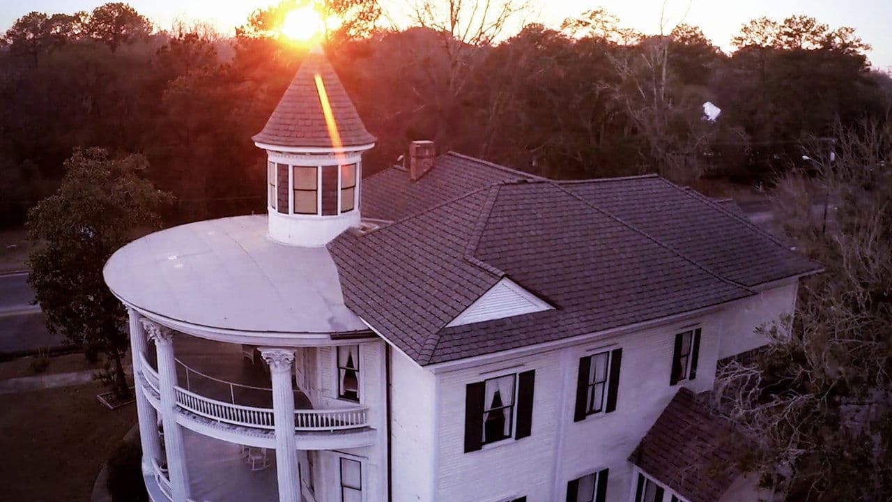 The Real Haunted Mansionの背景画像