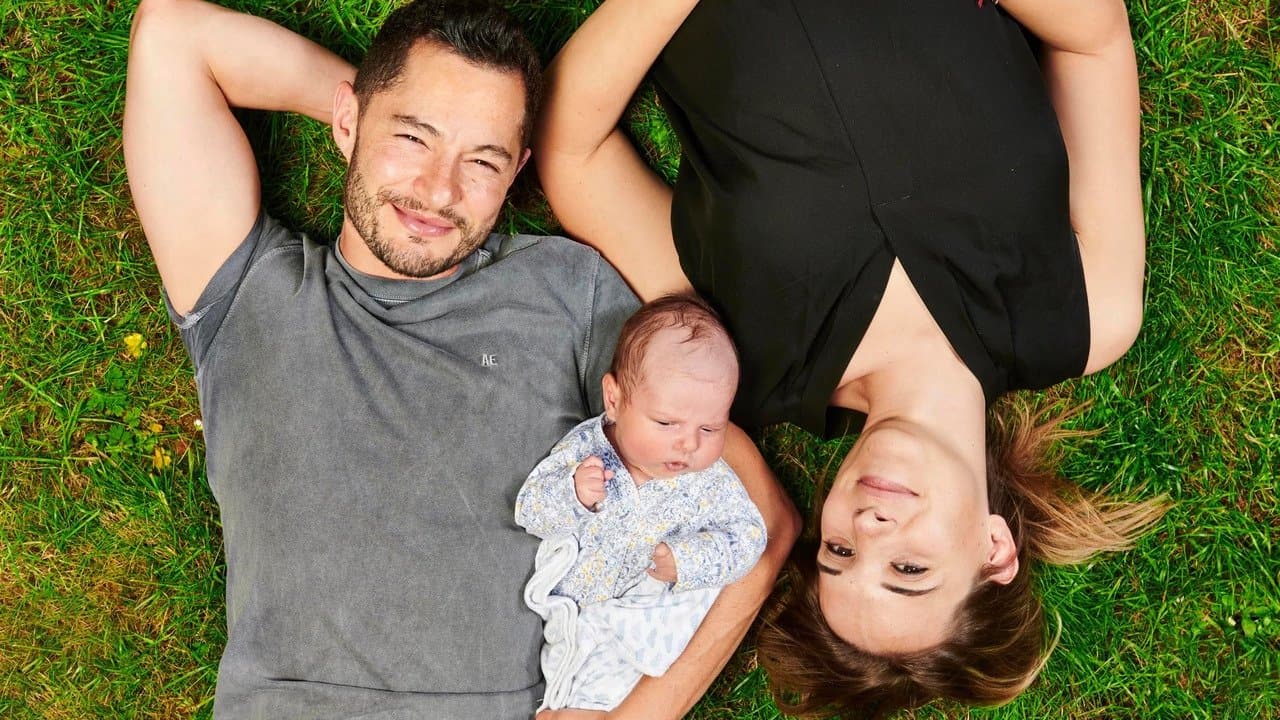 Our Baby: A Modern Miracleの背景画像