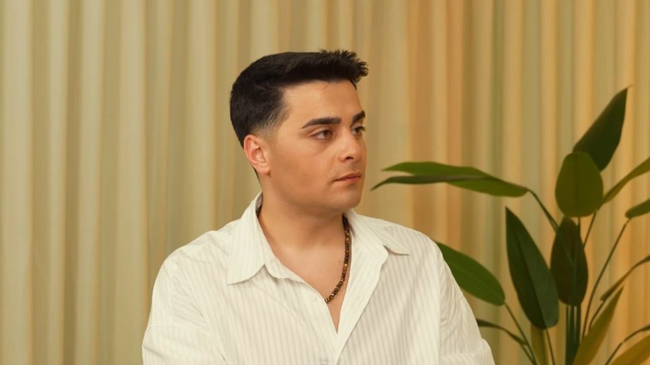 Bir Kitap Olduの背景画像