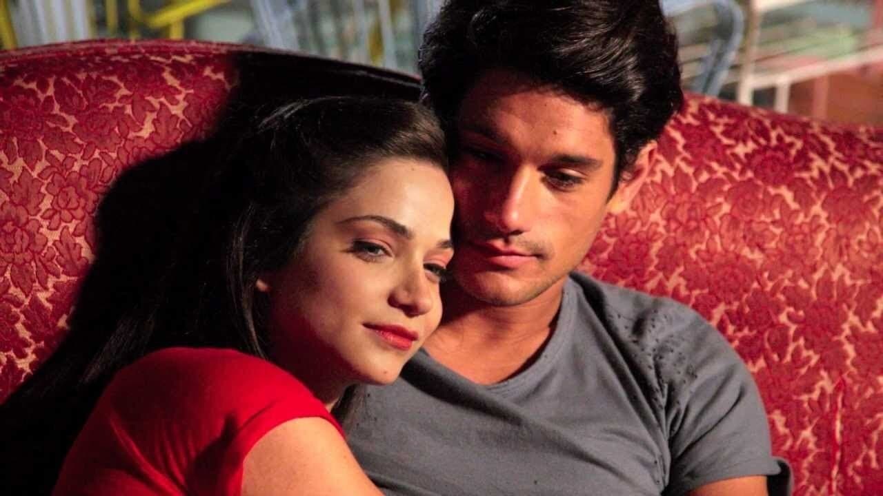 Η Αγάπη Έρχεται στο Τέλοςの背景画像