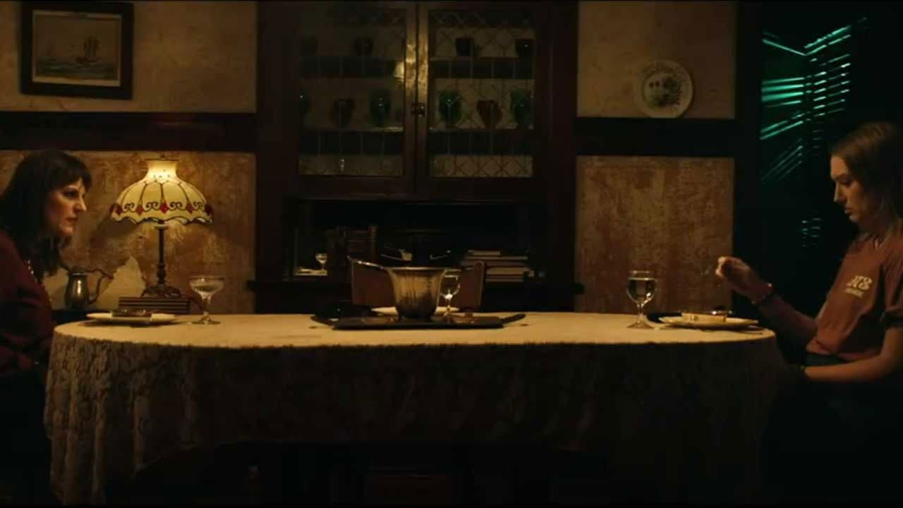 Motherly Lovecraftの背景画像