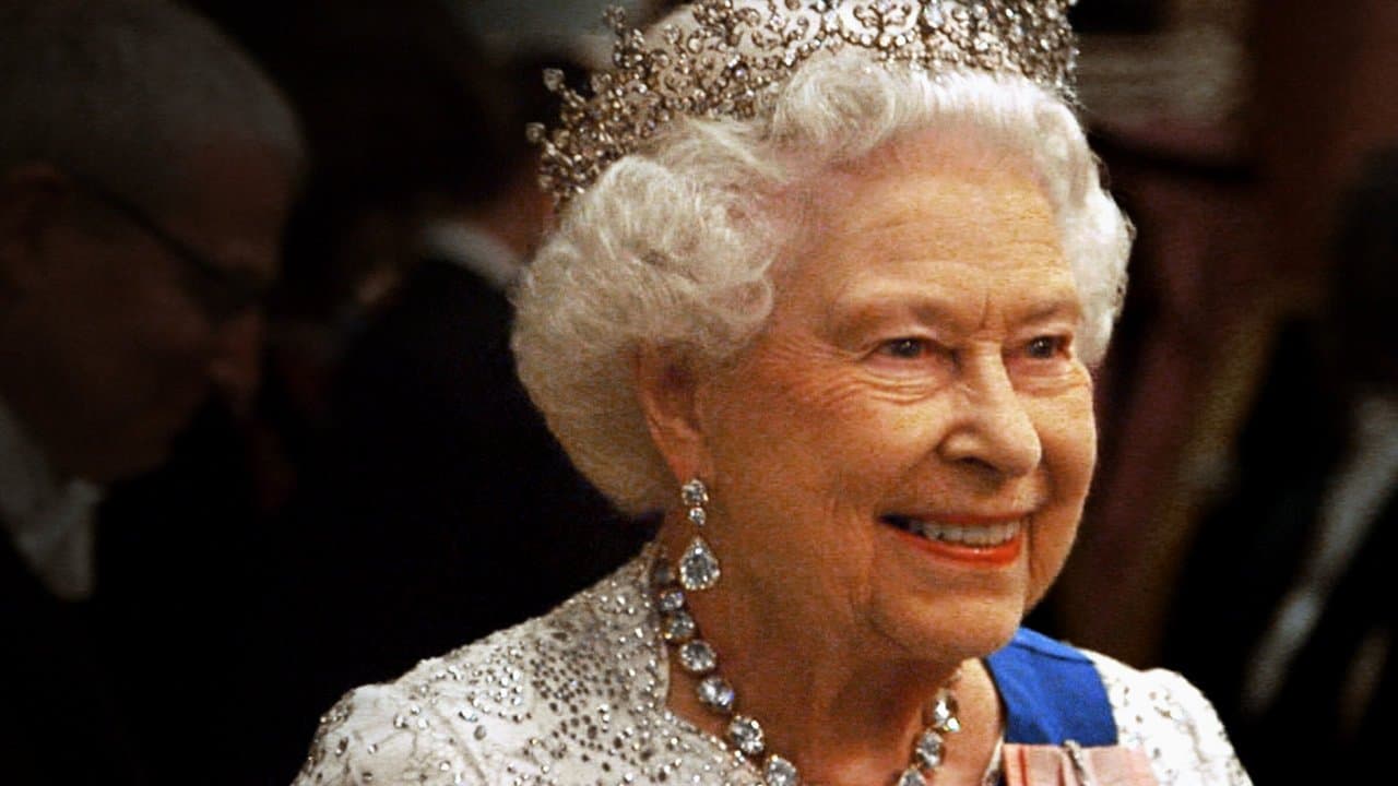 The Queen At 90の背景画像