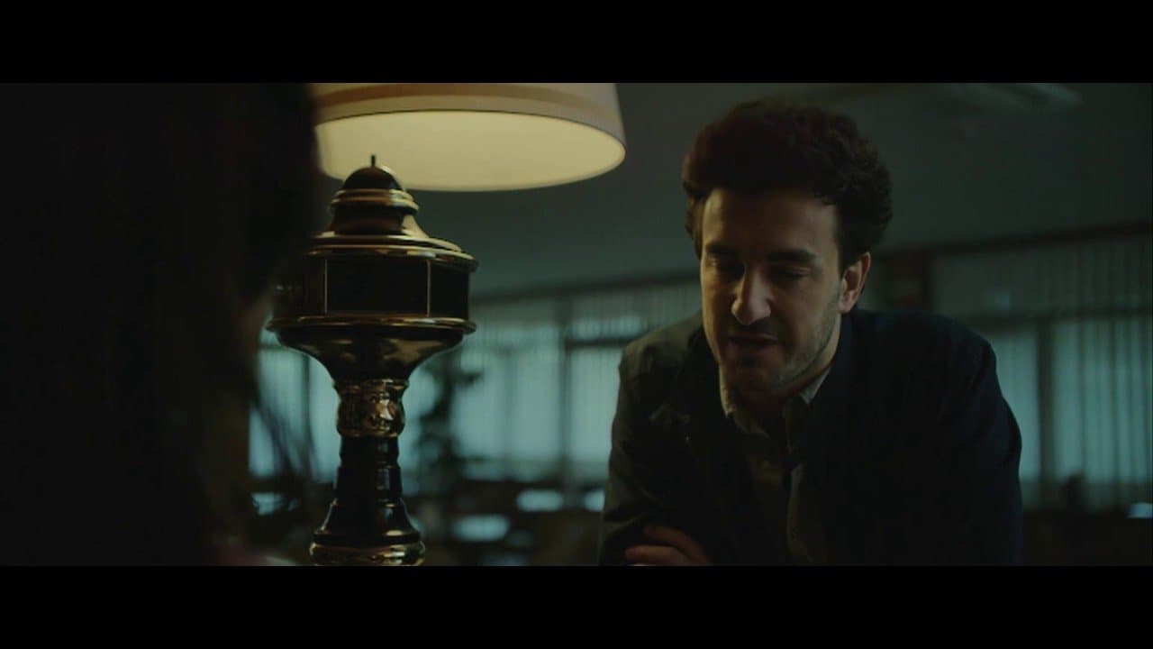 Extraños en la carreteraの背景画像