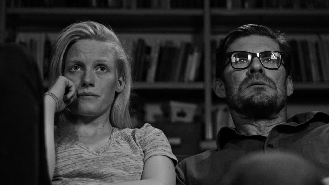 Tyhjiöの背景画像