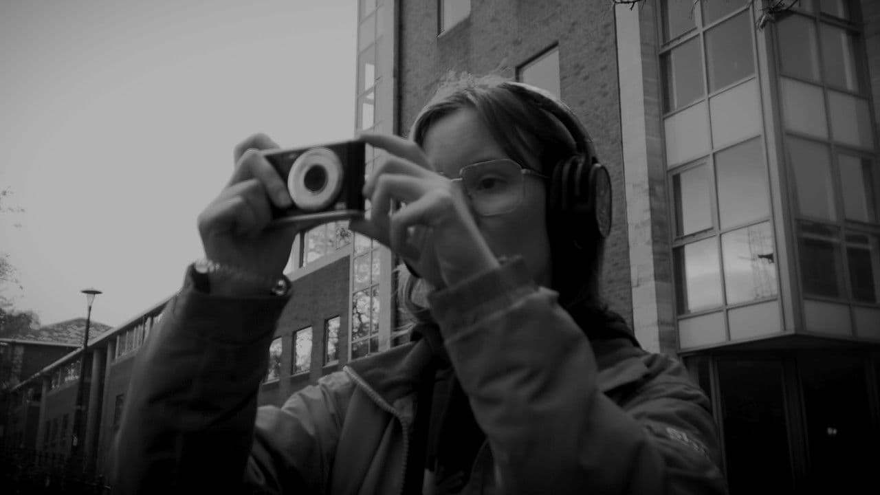 People Watchingの背景画像