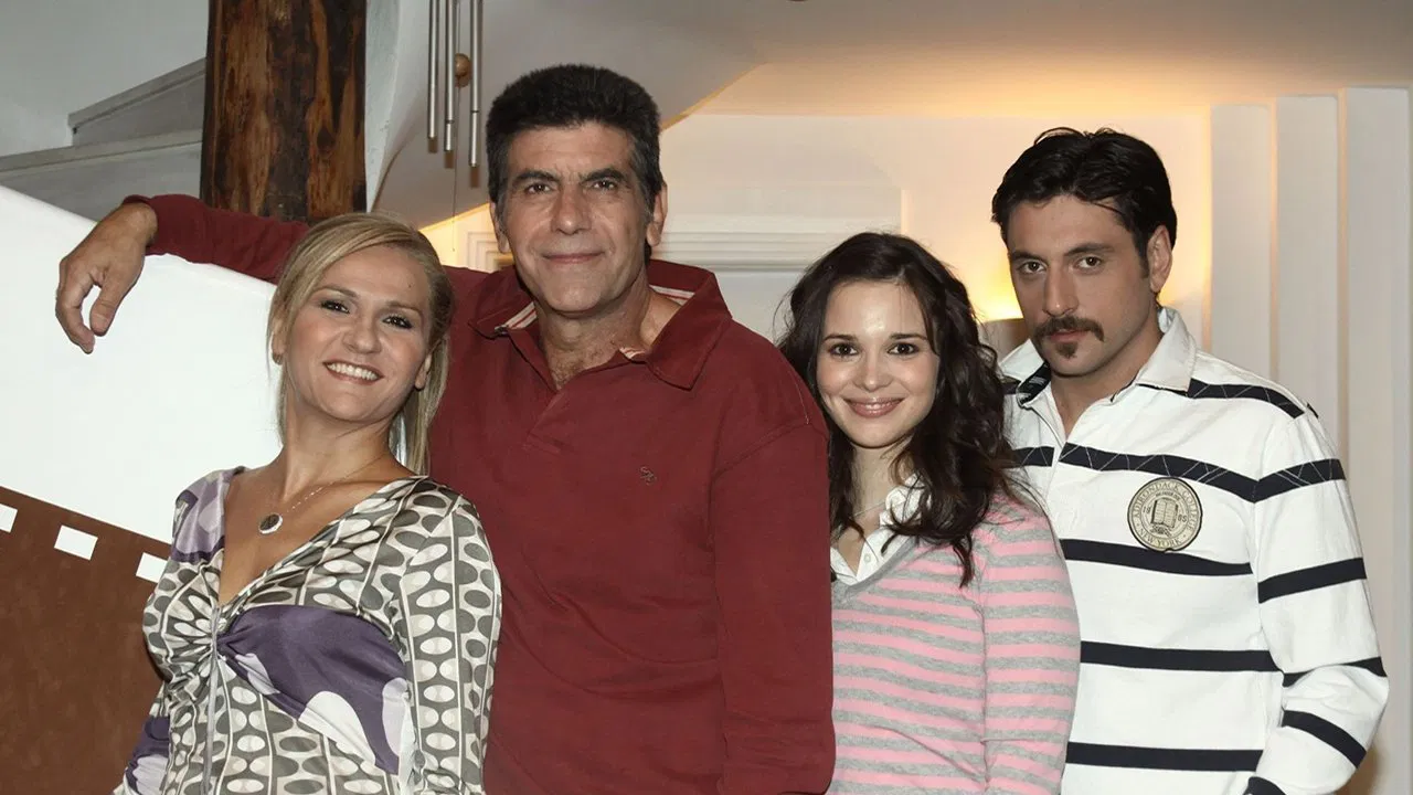 Ο Γάμος της Κόρης μουの背景画像