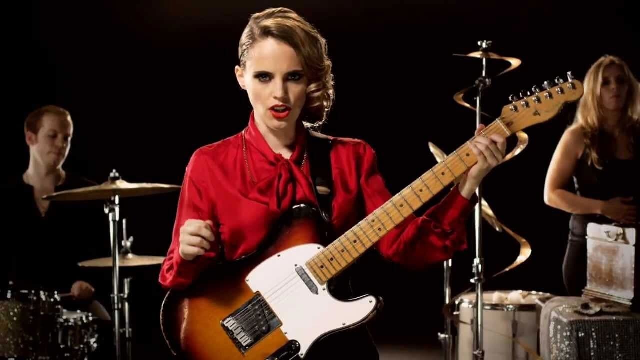 Anna Calvi  - Salle Pleyel - Parisの背景画像