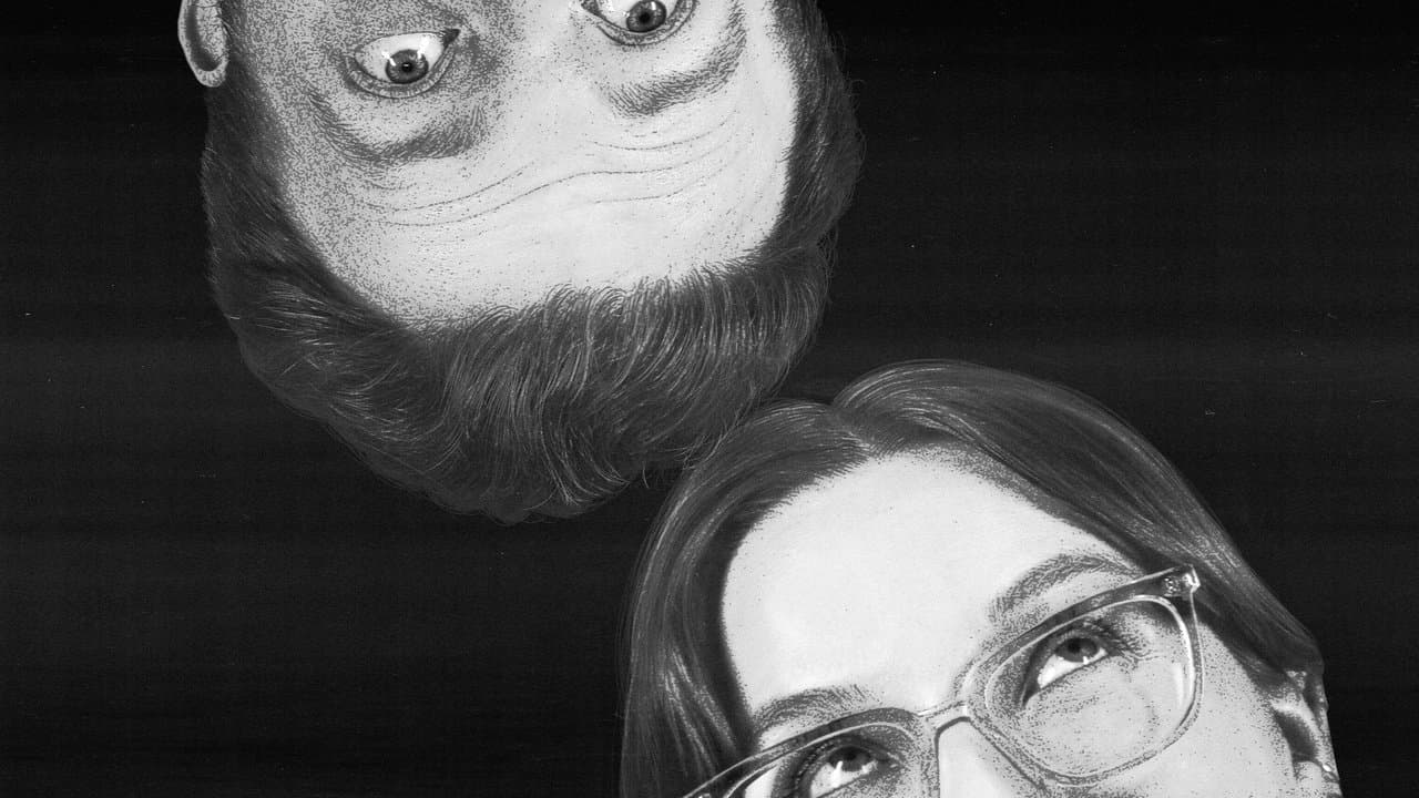 Bigger! With Brennan and Izzyの背景画像