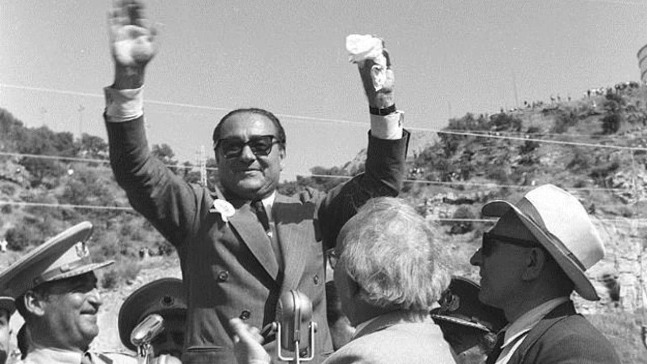 Demirkırat: Bir Demokrasinin Doğuşuの背景画像