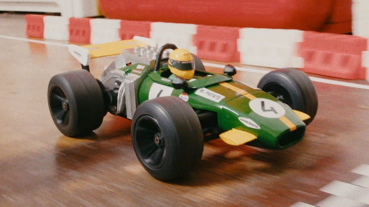 The 1971 Kitchen Grand Brieの背景画像