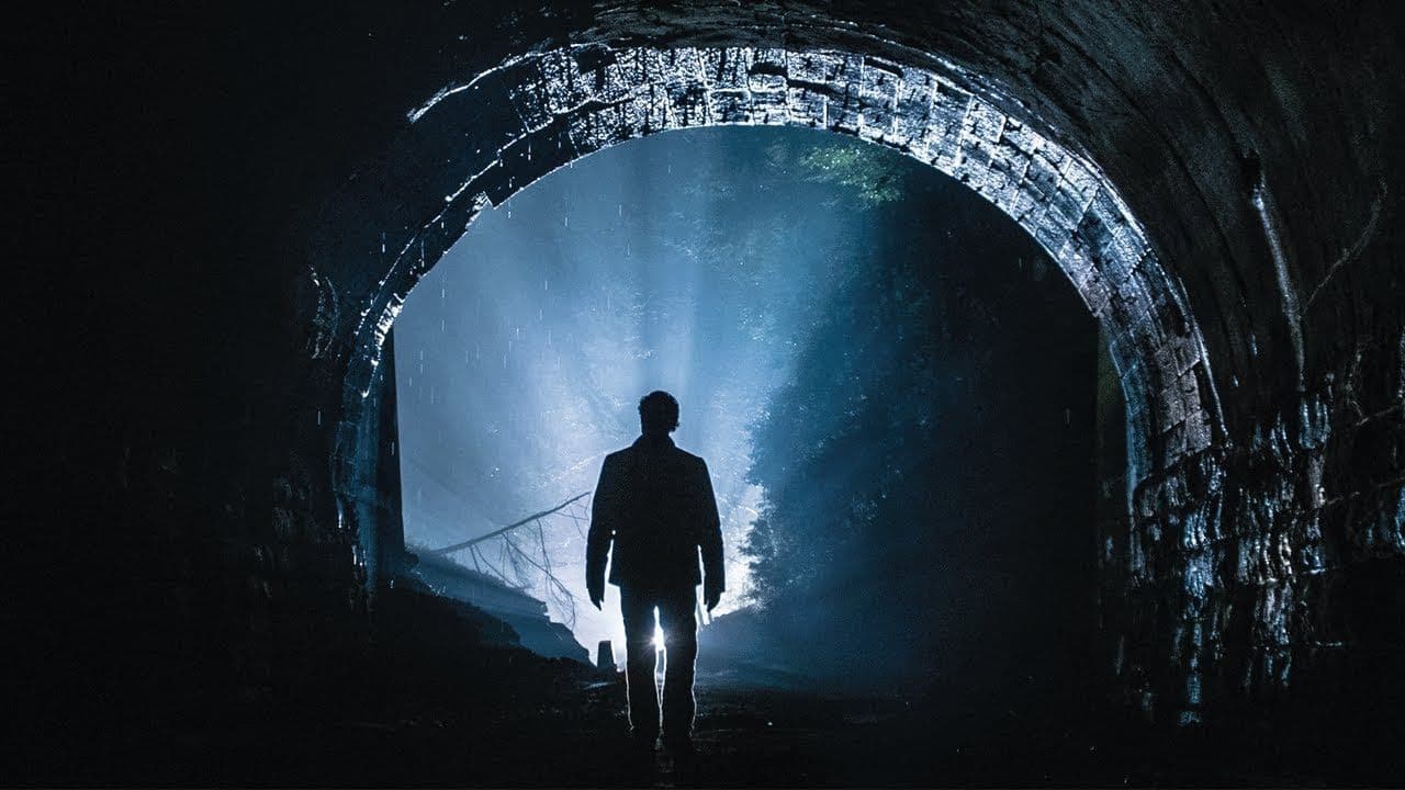 Be Afraidの背景画像