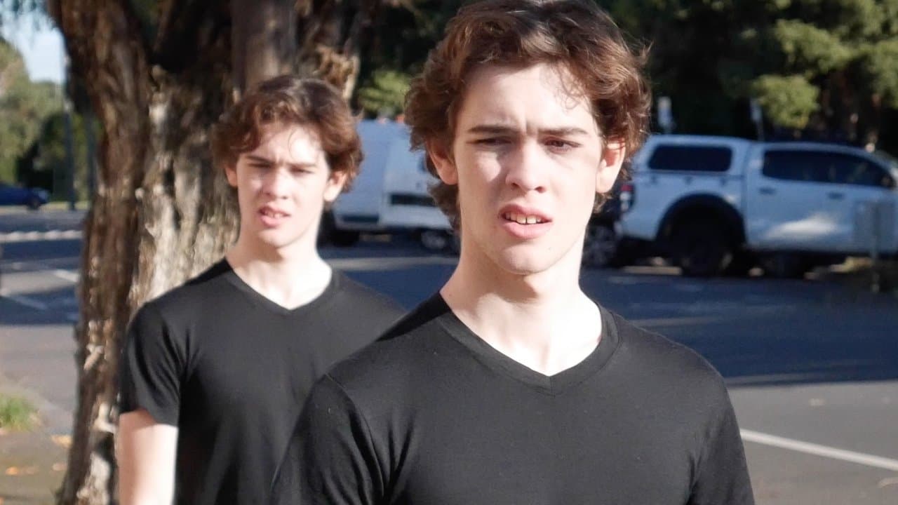 Synchronicityの背景画像