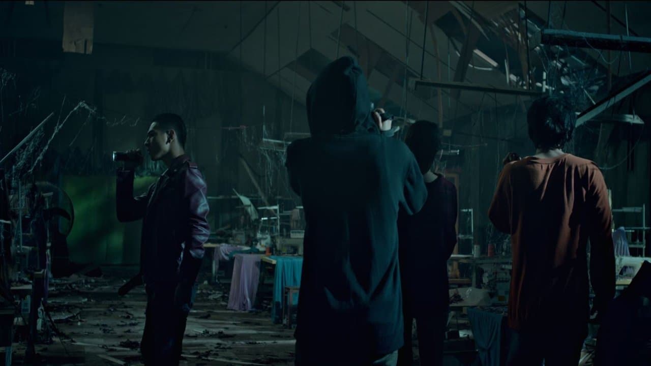 Xưởng 13の背景画像