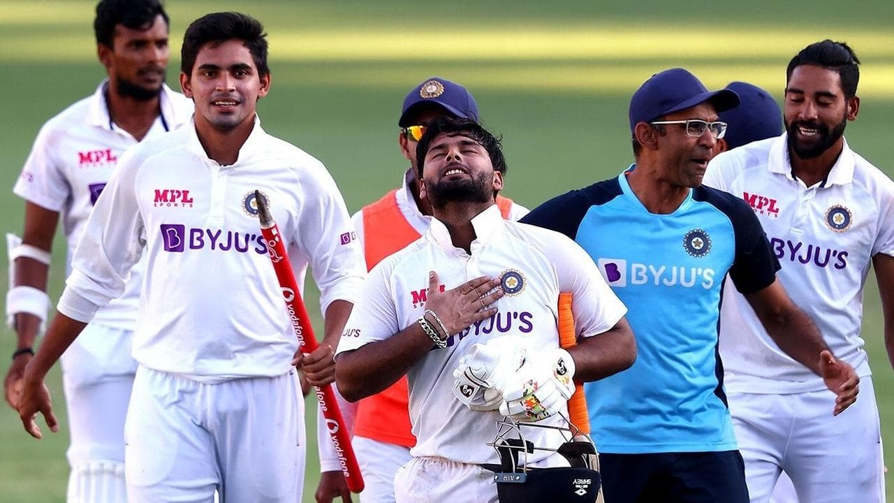 Down Underdogsの背景画像