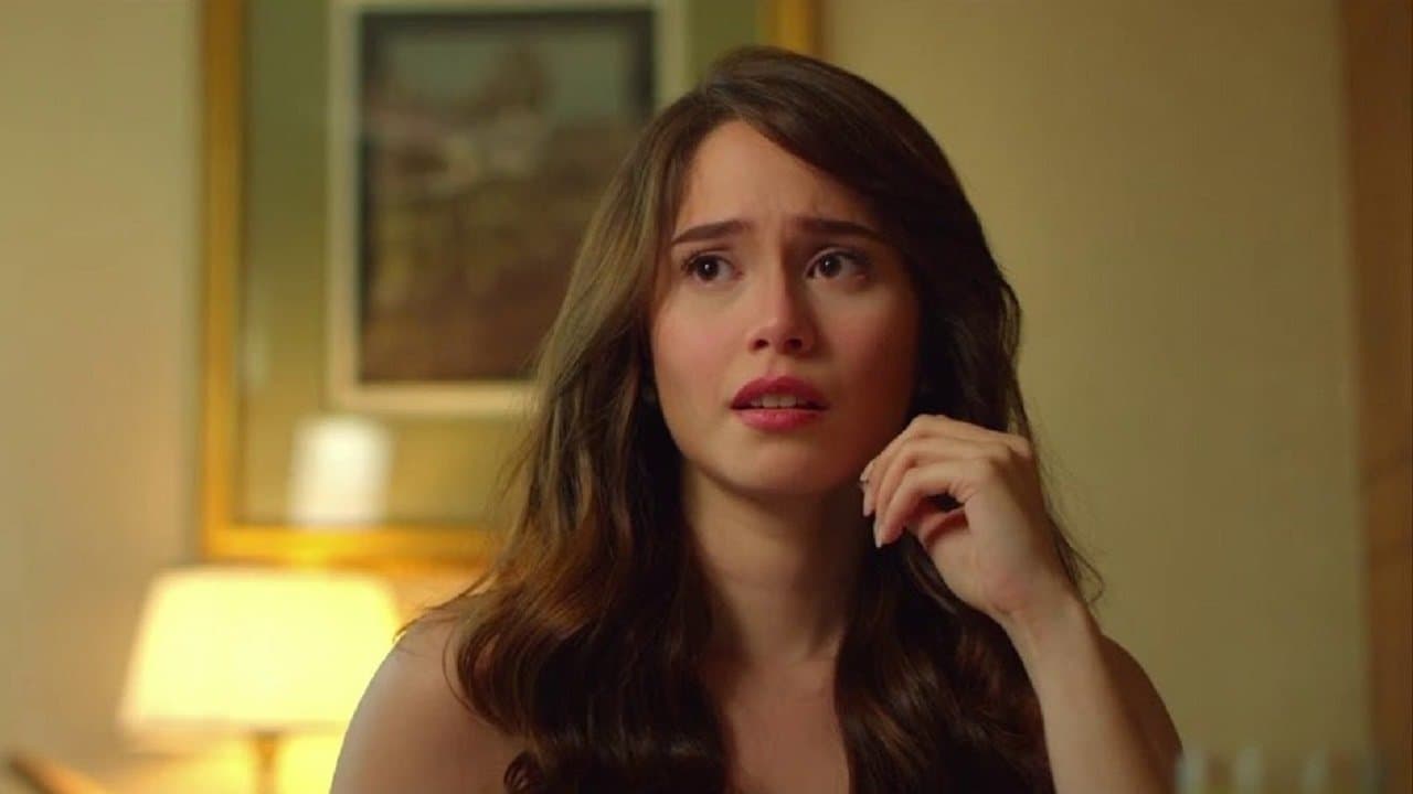 The Girl in the Orange Dressの背景画像