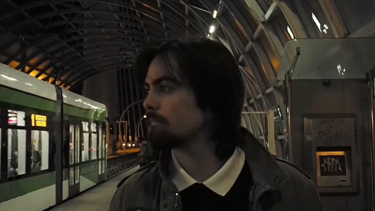 Grădina din Spatele Mințiiの背景画像