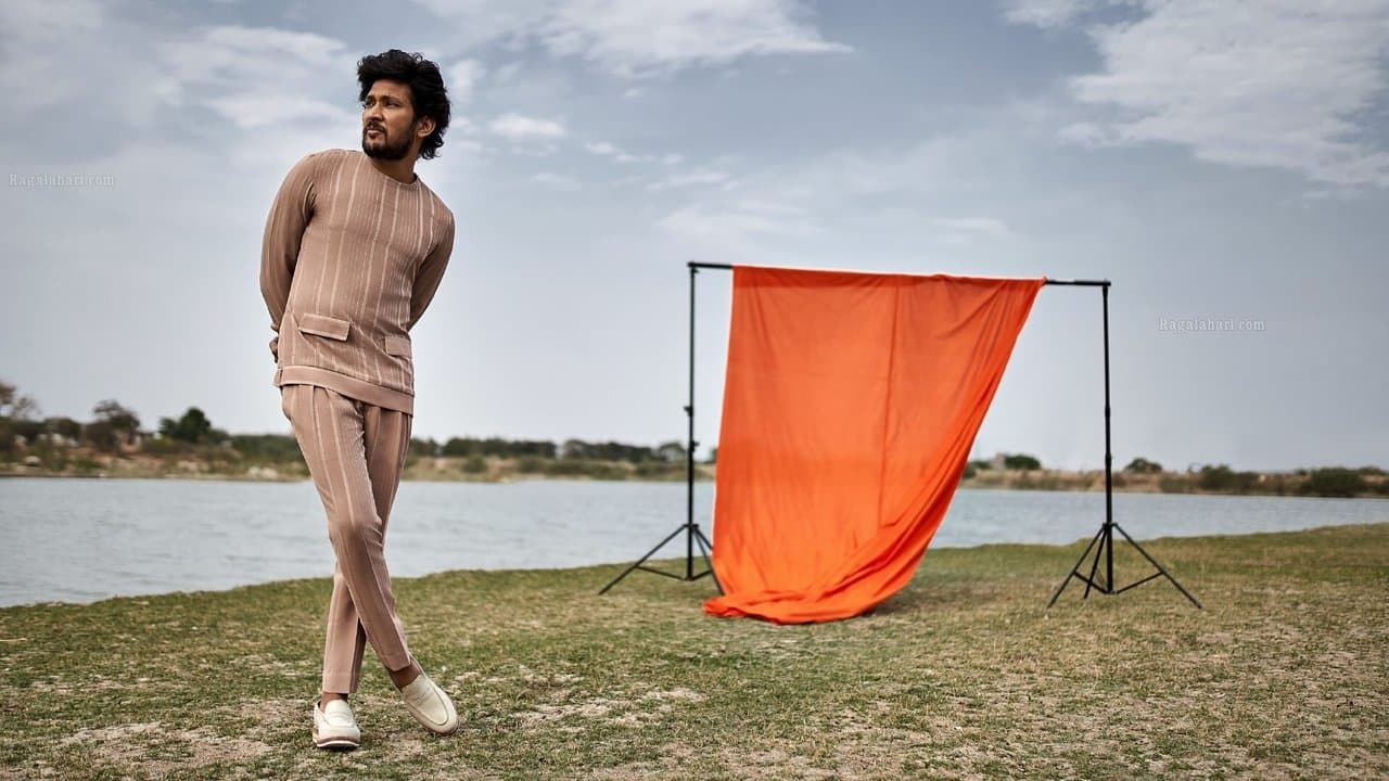 పచ్చీస్‌の背景画像