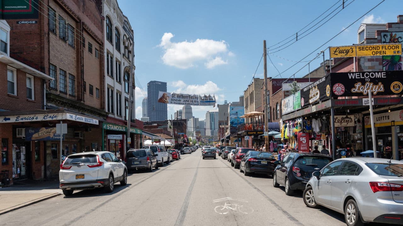 The Strip Showの背景画像