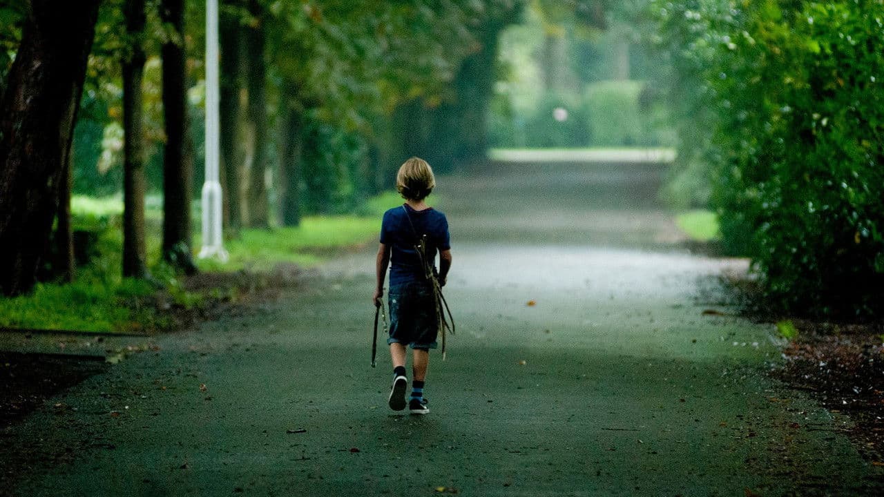 Augustの背景画像