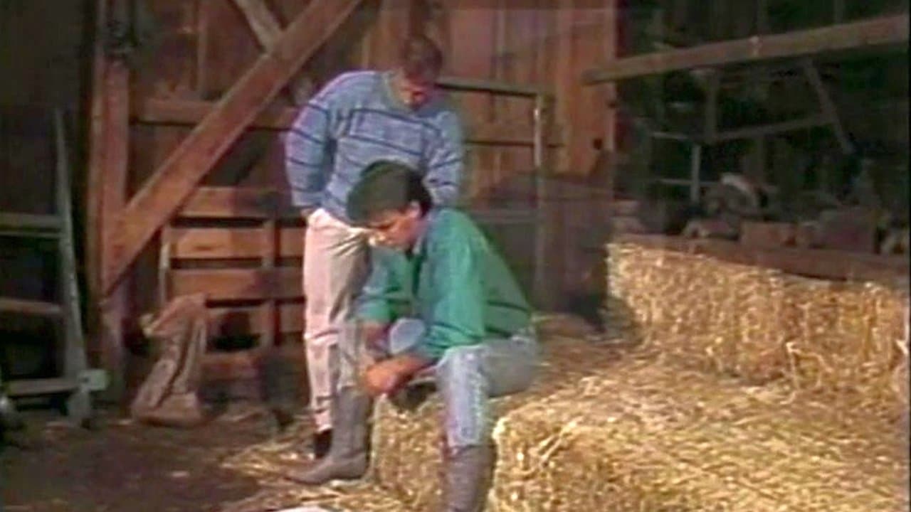 Behind the Barn Doorの背景画像