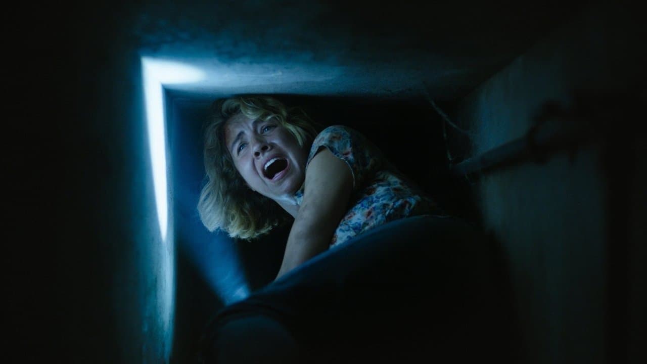 Alien Invasionの背景画像