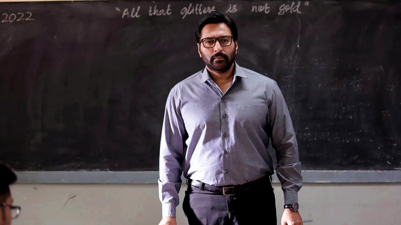 நிறங்கள் மூன்றுの背景画像