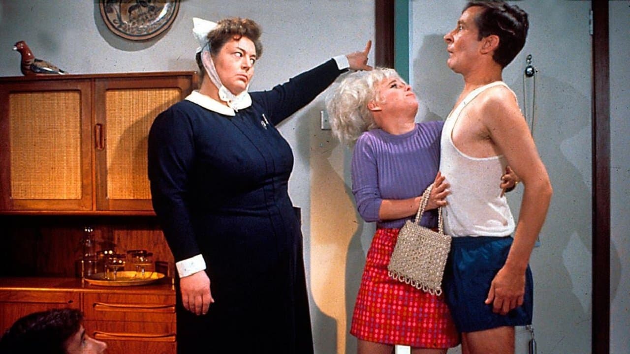 Carry On Matronの背景画像