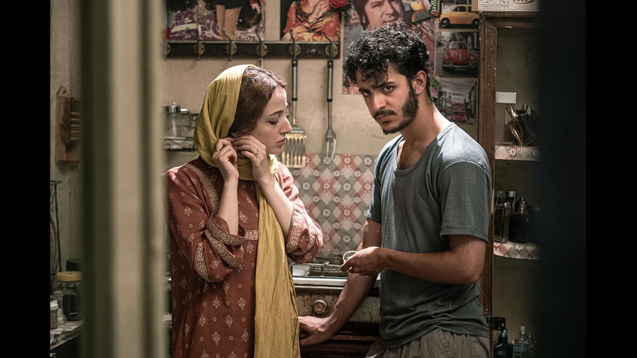 مردن در آب مطهرの背景画像