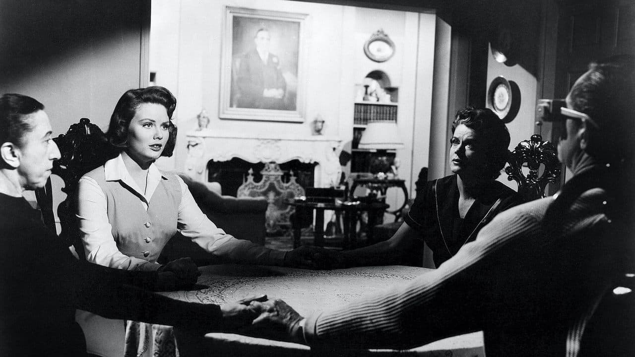 13 Ghostsの背景画像