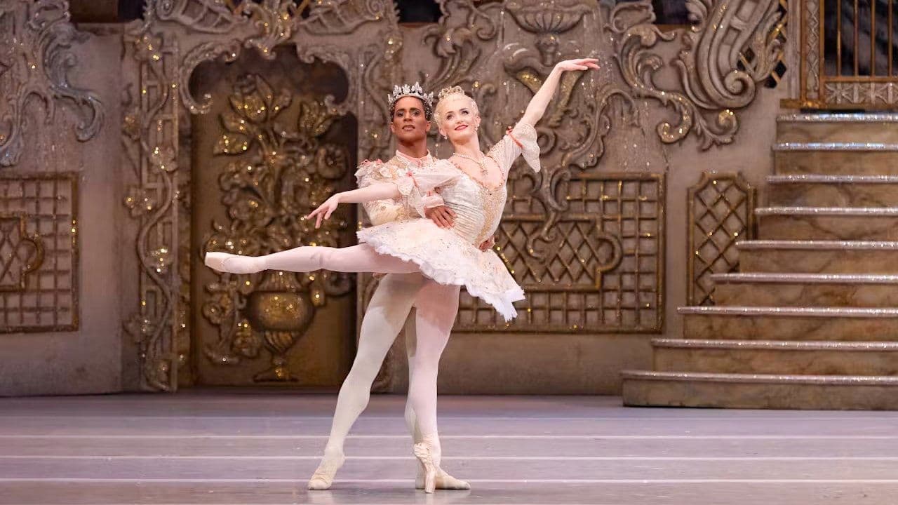 Royal Ballet: The Nutcrackerの背景画像
