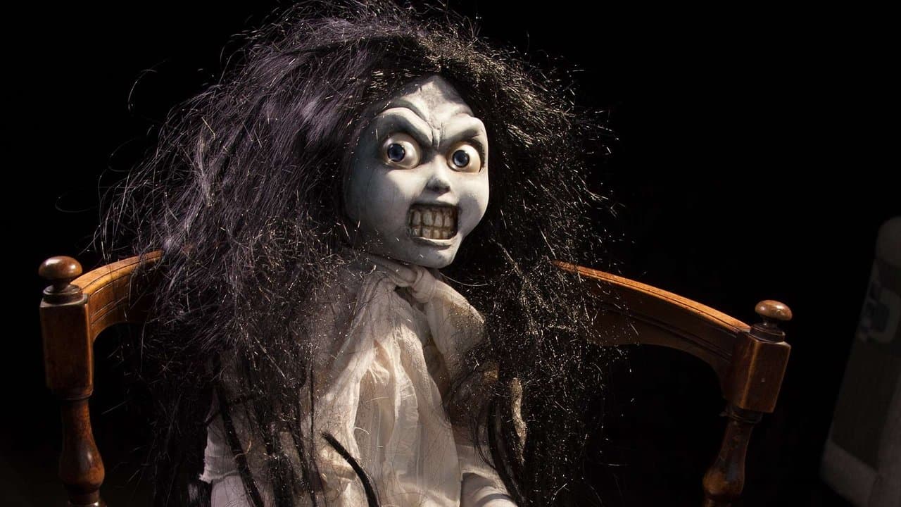 Curse of the Witch's Dollの背景画像