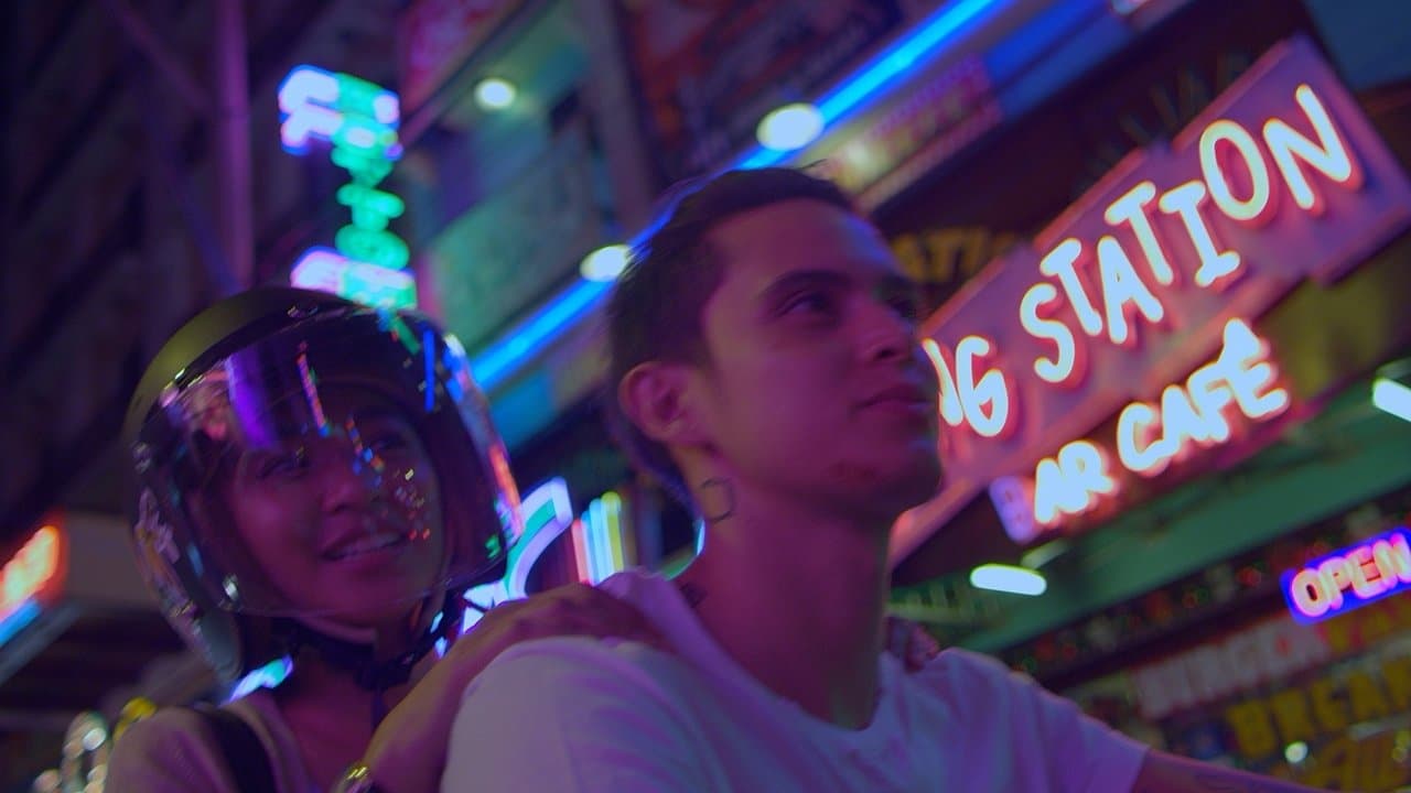 Never Not Love Youの背景画像