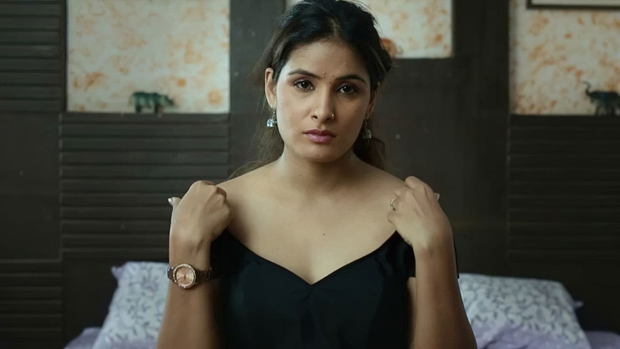 Right Or Wrongの背景画像