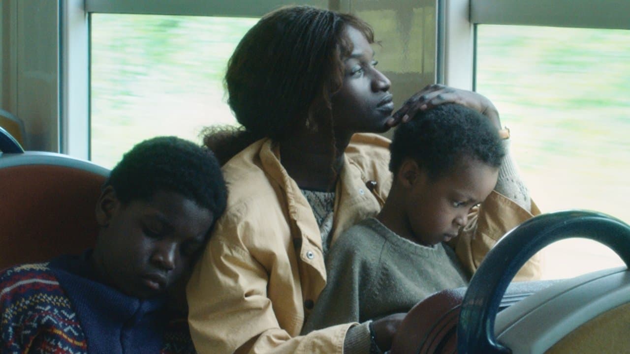 Un petit frèreの背景画像