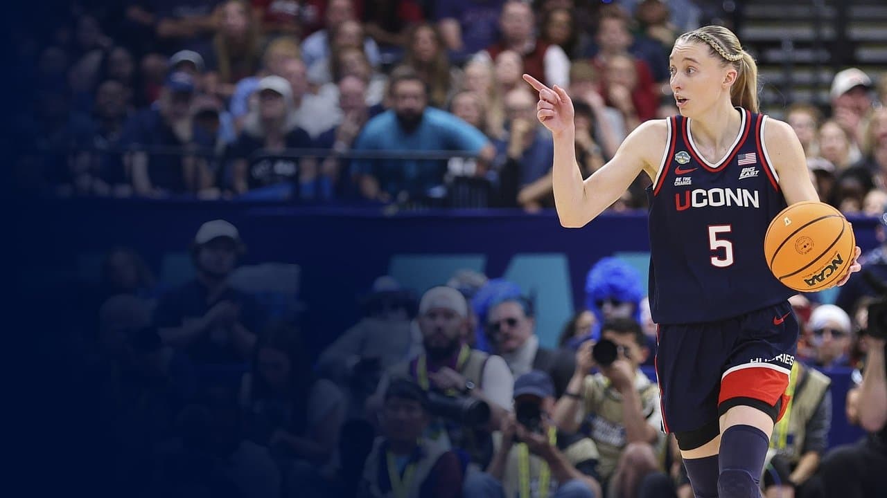 The Path of Paige Bueckersの背景画像