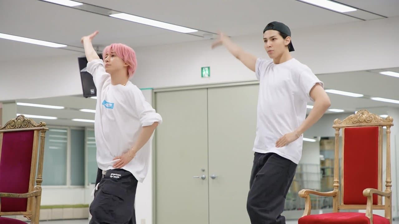 The Documentary Of I DO MEの背景画像