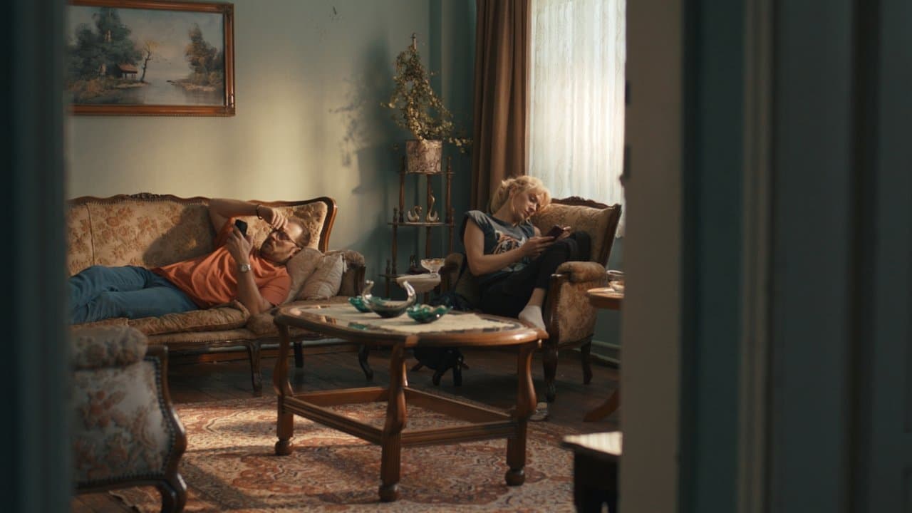 Bildiğin Gibi Değilの背景画像