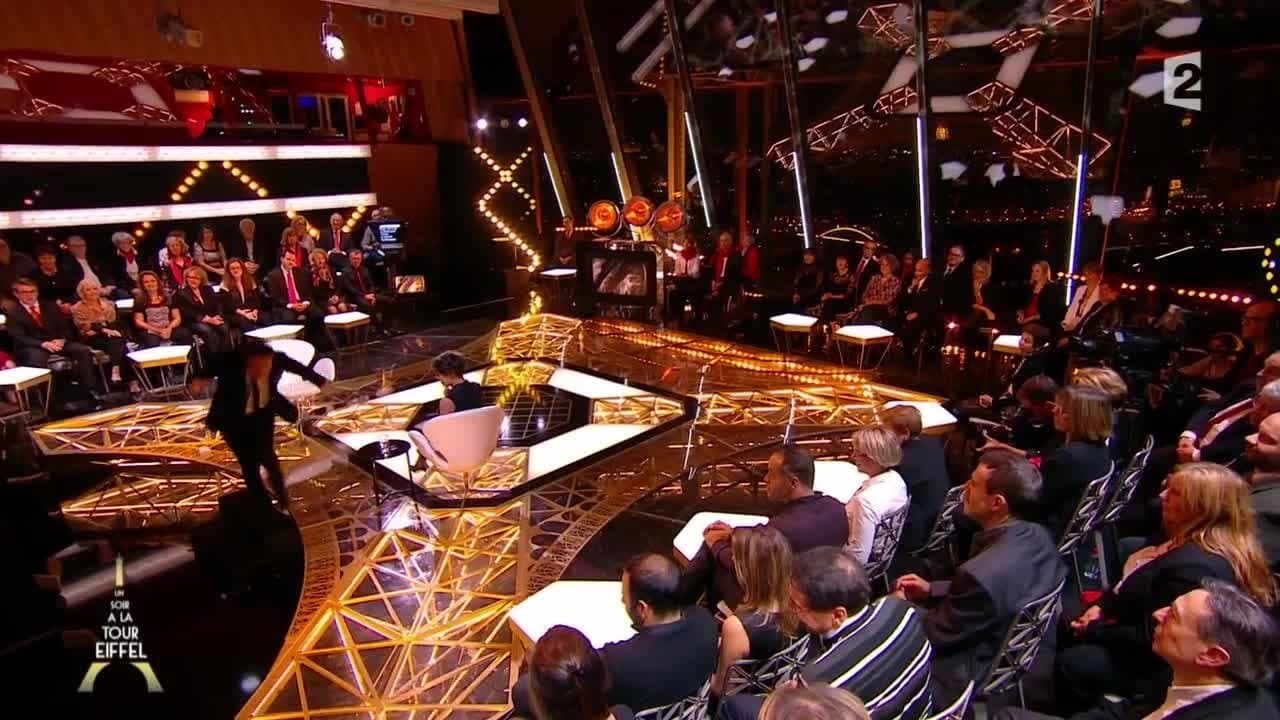 Un soir à la tour Eiffelの背景画像